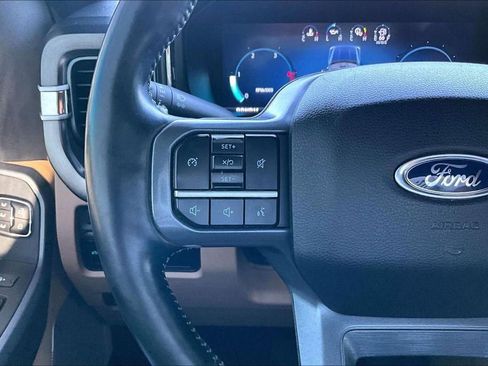 Used 2023 Ford F350 Lariat image 19
