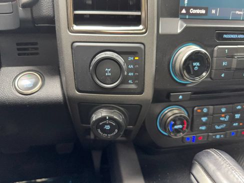 Used 2018 Ford F150 Raptor w/ Equipment Group 802A Luxury AWD/4WD image 30