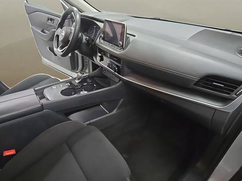 Used 2024 Nissan Rogue S FWD image 19