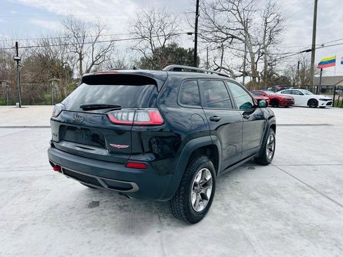 Used 2019 Jeep Cherokee Trailhawk image 9