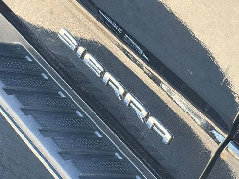 Used 2025 GMC Sierra 3500 Denali Ultimate image 11