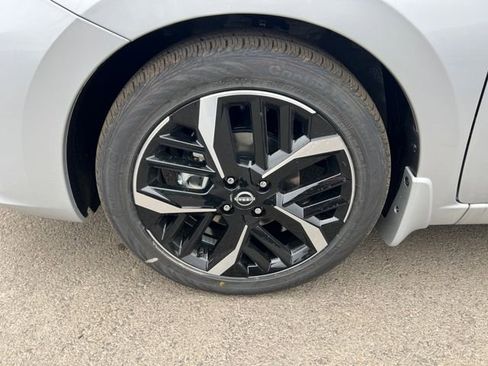 New 2025 Nissan Versa SR image 22