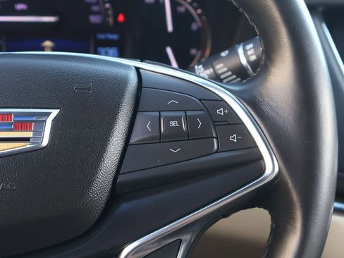 Used 2019 Cadillac XT5 FWD image 20