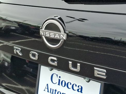 Used 2023 Nissan Rogue S AWD/4WD image 30