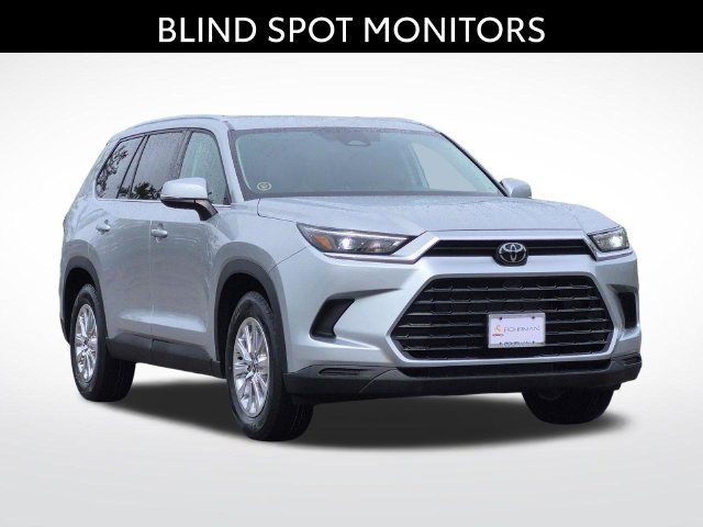 Used 2025 Toyota Grand Highlander AWD image 3