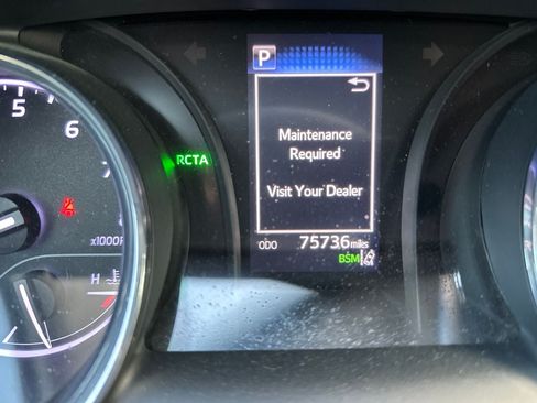 Used 2020 Toyota Camry LE w/ Convenience Package FWD image 5