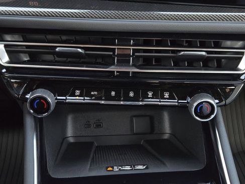 New 2026 Chevrolet Traverse High Country FWD image 10