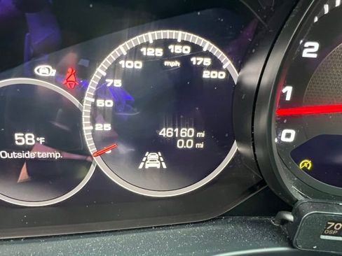 Used 2018 Porsche Panamera 4S image 5