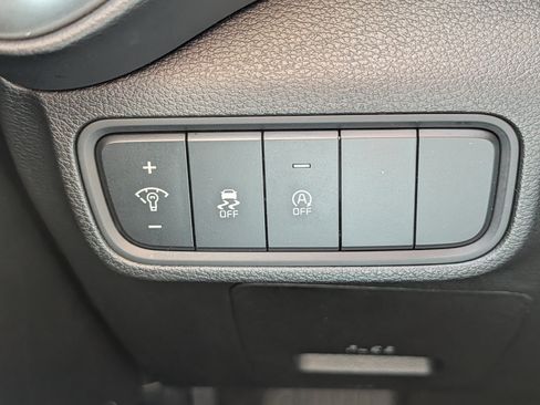 Certified 2025 Kia Soul LX w/ LX Technology Package FWD image 26
