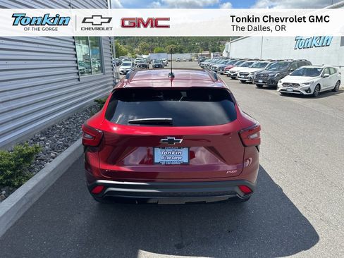 New 2025 Chevrolet Trax RS image 5
