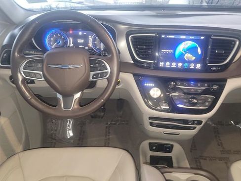 Used 2019 Chrysler Pacifica Touring-L Plus w/ Advanced Safetytec Group image 13