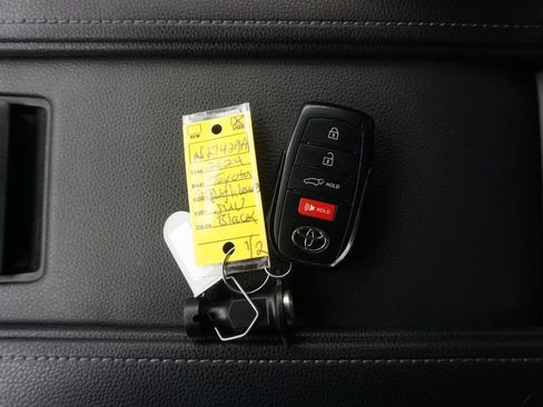 Certified 2024 Toyota Grand Highlander AWD image 37
