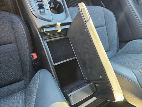 Used 2023 Toyota Crown XLE image 29