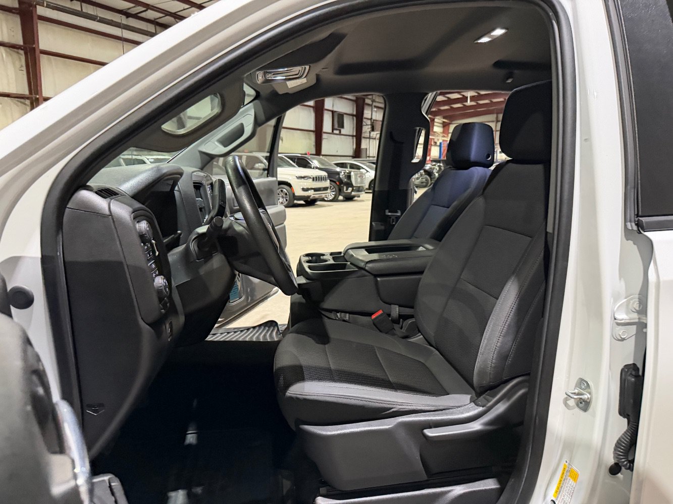 Used 2020 Chevrolet Silverado 1500 Custom w/ Custom Value Package AWD/4WD image 14
