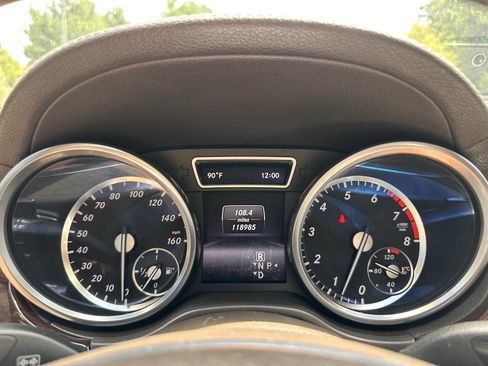 Used 2014 Mercedes-Benz GL 450 4MATIC image 23