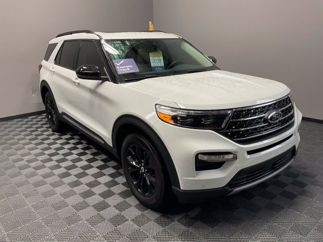 Used 2024 Ford Explorer XLT w/ Equipment Group 202A AWD/4WD image 2