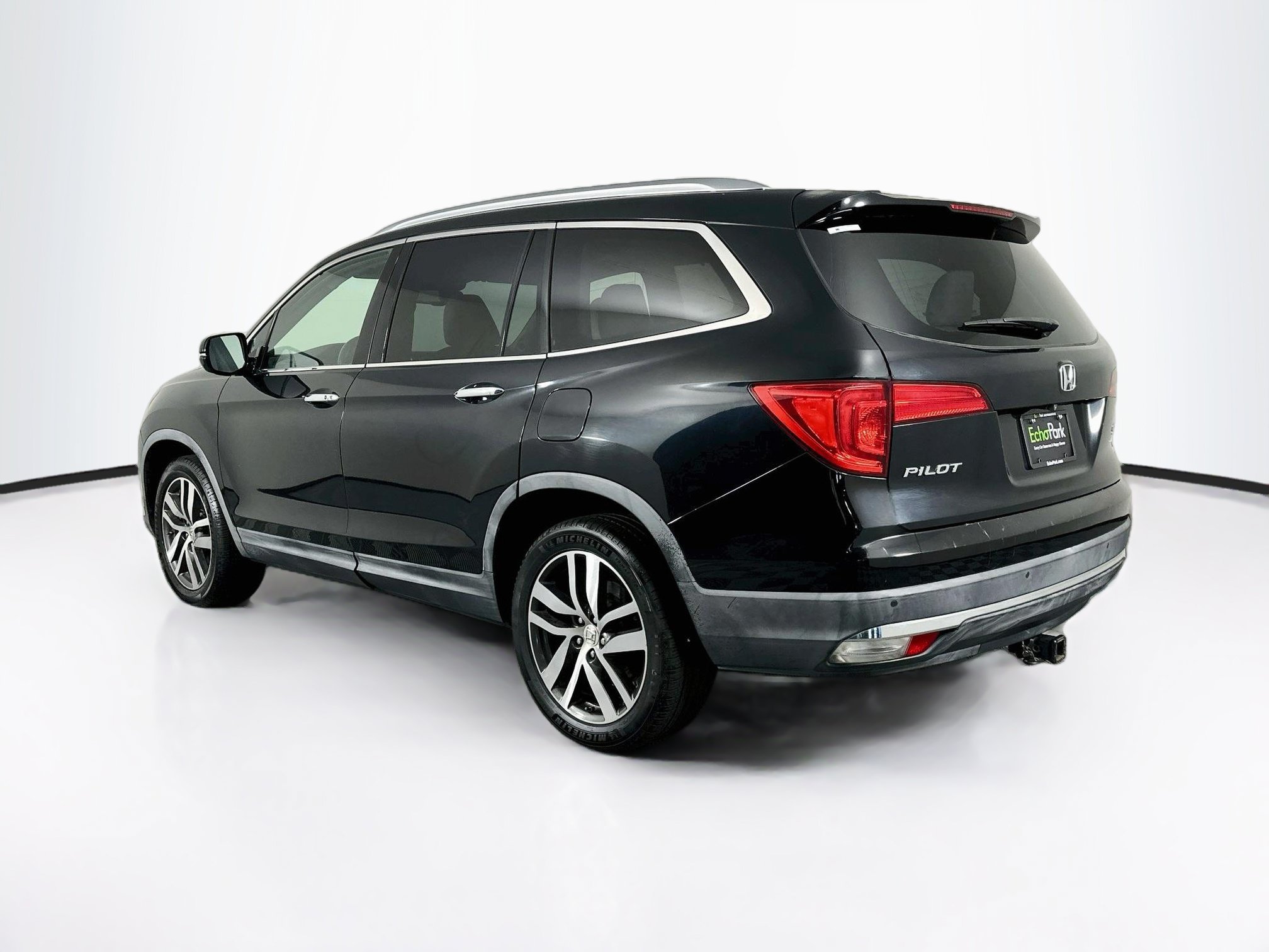 Used 2016 Honda Pilot Touring image 5