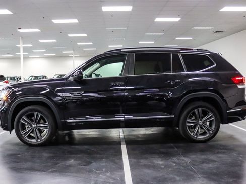 Used 2021 Volkswagen Atlas SE w/ Panoramic Sunroof Package FWD image 4
