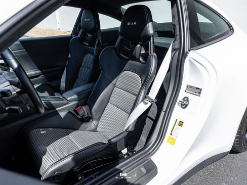 Used 2016 Porsche 911 R RWD image 28