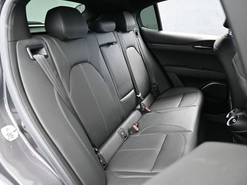 Used 2023 Alfa Romeo Stelvio Sprint image 46