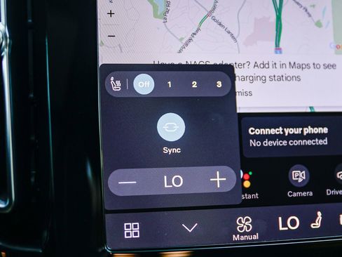 Used 2023 Volvo XC40 Recharge Plus w/ Protection Package Premier image 28