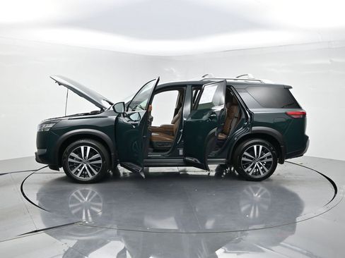 Used 2025 Nissan Pathfinder Platinum w/ Cargo Package AWD/4WD image 33