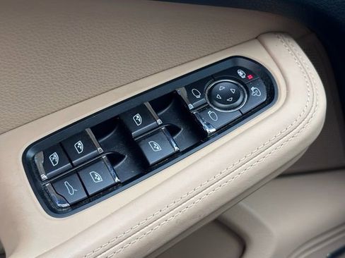 Used 2021 Porsche Macan image 19