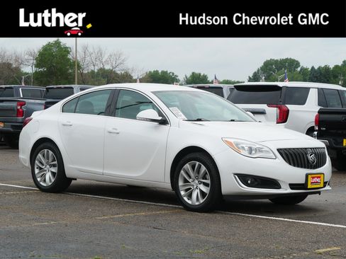 Used 2017 Buick Regal FWD image 1