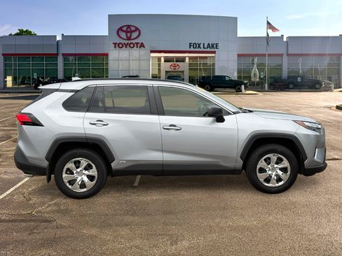 Used 2024 Toyota RAV4 LE AWD/4WD image 6