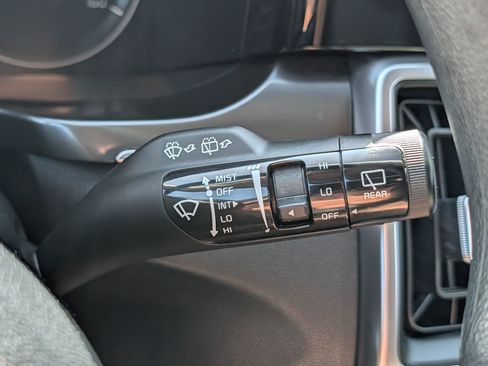 Certified 2022 Kia Sorento LX AWD/4WD image 31