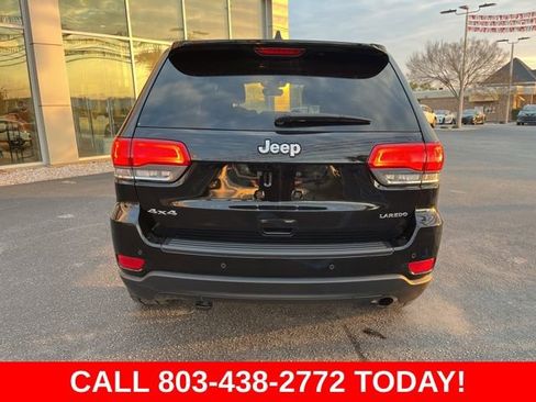Used 2019 Jeep Grand Cherokee Laredo w/ 18" Wheel & 8.4" Radio Group image 30