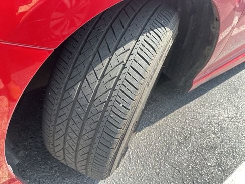 Used 2023 Toyota Camry SE image 3