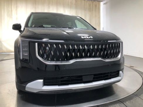 New 2026 Kia Carnival LXS FWD image 2
