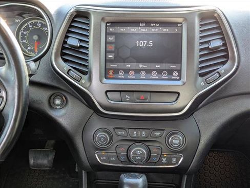 Used 2019 Jeep Cherokee Trailhawk w/ Comfort/Convenience Group image 14