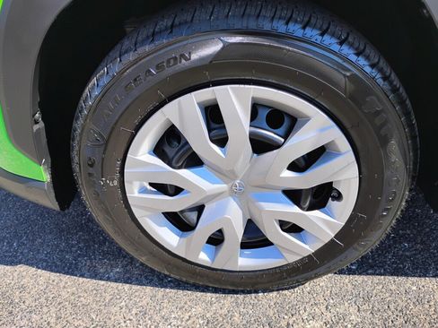 Used 2023 Toyota Corolla Cross L AWD/4WD image 24