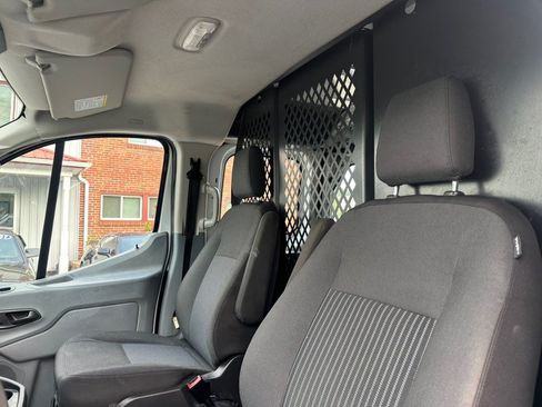 Used 2018 Ford Transit 250 130 Low Roof w/ Exterior Upgrade Package RWD image 14