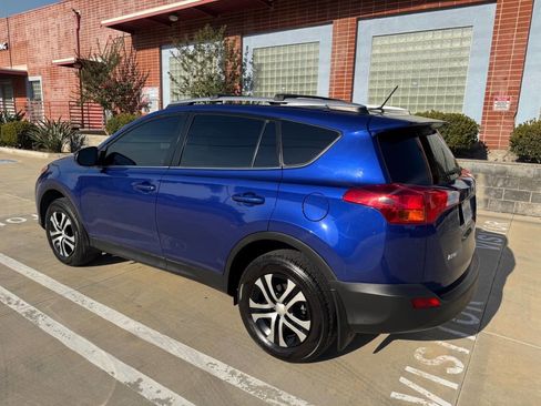 Used 2014 Toyota RAV4 LE FWD image 8