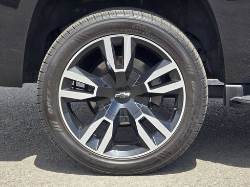 Used 2019 Chevrolet Tahoe Premier w/ RST 6.2L Performance Edition AWD/4WD image 9