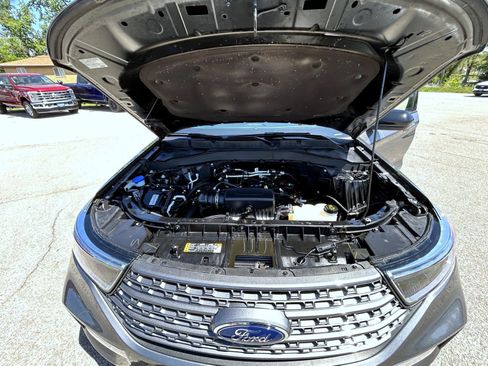 Used 2023 Ford Explorer XLT w/ Equipment Group 202A AWD/4WD image 25