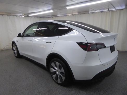 Used 2020 Tesla Model Y Long Range AWD/4WD image 5