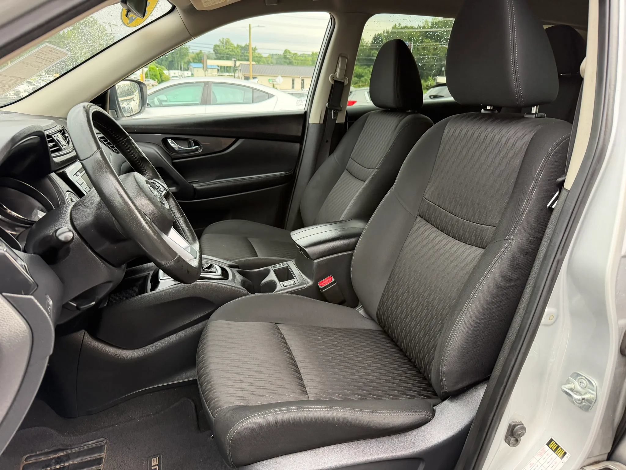 Used 2019 Nissan Rogue SV FWD image 10