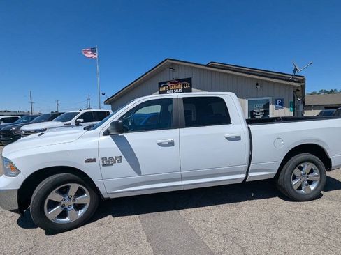 Used 2021 RAM 1500 Classic SLT RWD image 3