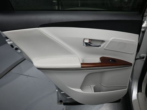 Used 2009 Toyota Venza FWD image 28