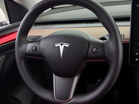 Used 2023 Tesla Model Y Long Range AWD/4WD image 11
