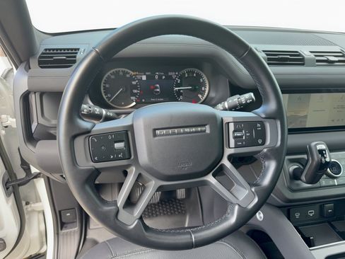 Used 2023 Land Rover Defender 90 X-Dynamic SE AWD/4WD image 10