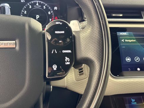 Used 2018 Land Rover Range Rover Velar R-Dynamic SE AWD/4WD image 31