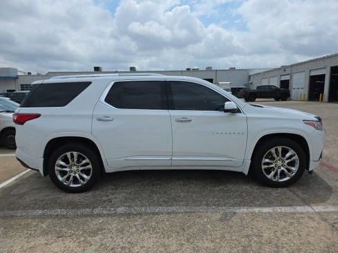 Used 2021 Chevrolet Traverse High Country w/ LPO, Floor Liner Package image 6