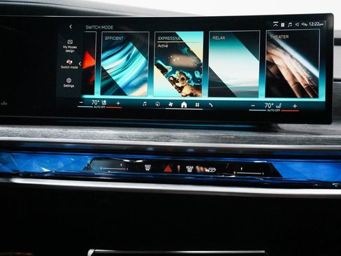 Used 2023 BMW 760i xDrive image 21