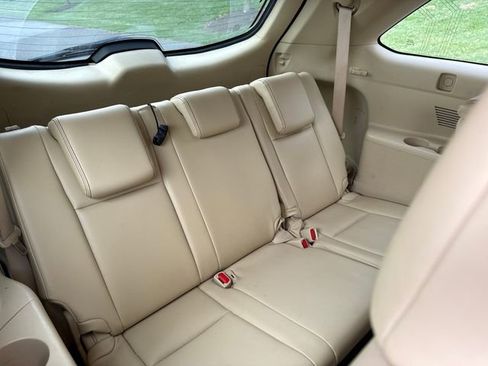 Used 2017 Toyota Highlander XLE image 16