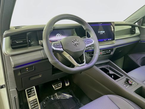 New 2026 Volkswagen Tiguan SE R-Line image 9